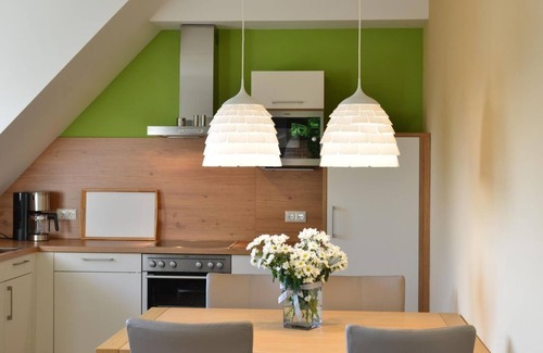 Poehl Apartment | Apartment 5 with balcony - Gästehaus Schloßhalbinsel