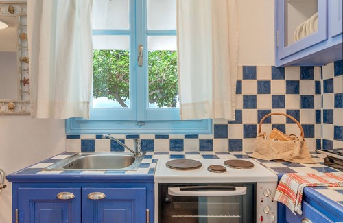 Agios Ioannis Apartment | Apartment '5' with Sea View, Wi-Fi and Air Conditioning