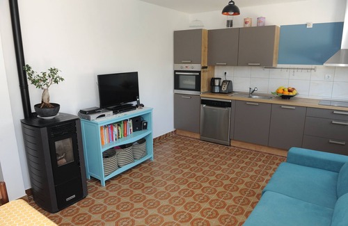 Stasevica Apartment | Apartment 6 pers tastefully renovated! Between Split and Dubrovnik