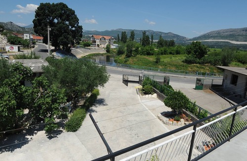 Stasevica Apartment | Apartment 6 pers tastefully renovated! Between Split and Dubrovnik