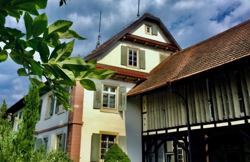 Neuried Apartment | Apartment '6' with Private Terrace and Shared Garden