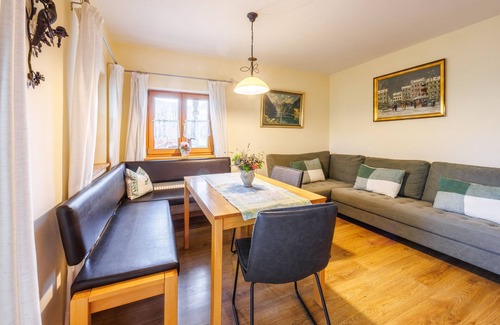 Am Wundergraben Apartment | Apartment 70sqm, balcony, carport, kitchen, 2 bedrooms and living room, 4 pers