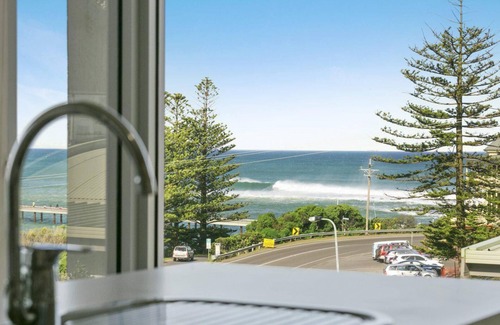 Lorne Apartment | Apartment 9 Kalimna - Ocean Views And Short Stroll To Town.
