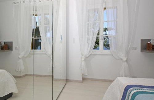 Limonta Apartment | Apartment A lago private beach and parking