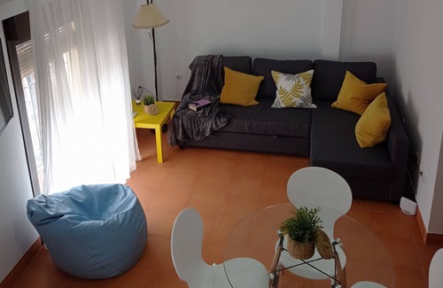 Old Town Baeza Apartment | Apartment 'Aires De Baeza' with Balcony, Wi-Fi and Air Conditioning