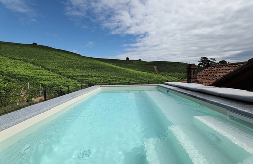 Barolo Apartment | Apartment Alba 4 in Villa Giobatta