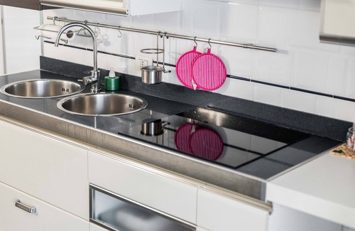 Province of Cagliari Apartment | Apartment 'Anna' with Balcony, Wi-Fi and Air Conditioning