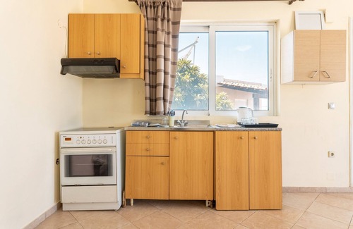 Fanai Apartment | Apartment 'Anthi 1 For 3 People' with Shared Terrace, Shared Garden and Air Conditioning