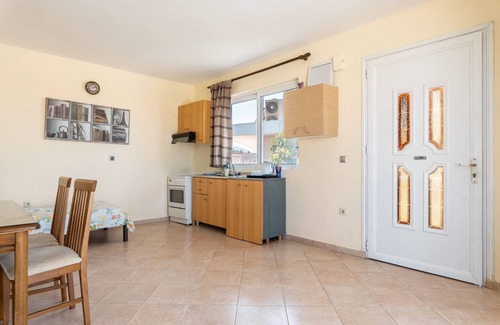 Fanai Apartment | Apartment 'Anthi 1 For 3 People' with Shared Terrace, Shared Garden and Air Conditioning