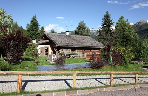 Bellamonte Apartment | Apartment 'Appartamento Tabià In Baita Lor' with Mountain View, Shared Garden and Wi-Fi