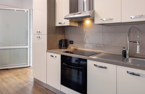 Caorle Apartment | Apartment 'Appartamento Bettin' with Private Terrace, Wi-Fi and Air Conditioning