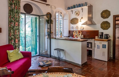 Grosseto Apartment | Apartment 'Appartamento Folletto' with Shared Pool, Private Terrace and Wi-Fi