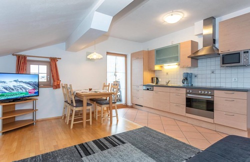 Bramberg am Wildkogel Apartment | Apartment combination in Bramberg with balcony
