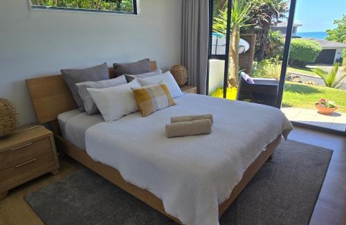 Red Beach Apartment | Apartment at the Beach