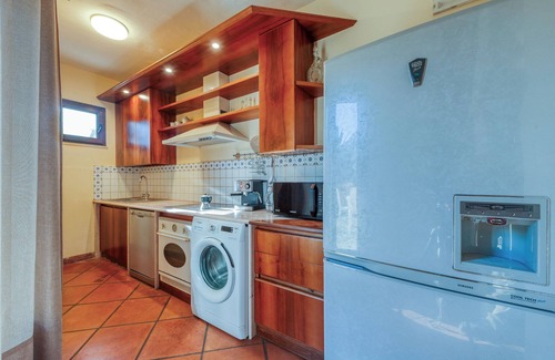 Lecce Apartment | Apartment 'Attico' with Shared Pool, Wi-Fi and Air Conditioning