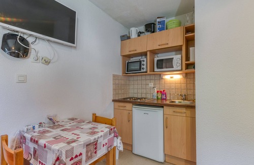 Le Bourg-d'Oisans Apartment | Apartment 'B3 Chamois' with Mountain View, Shared Garden and Wi-Fi