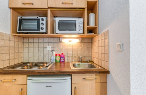 Le Bourg-d'Oisans Apartment | Apartment 'B3 Chamois' with Mountain View, Shared Garden and Wi-Fi