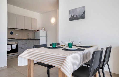 Malcesine Apartment | Apartment 'Bassinel' with Lake View, Shared Garden and Wi-Fi