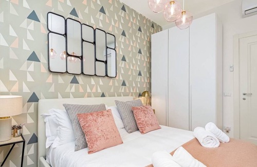 Pisa Apartment | Apartment 'Bau - Luxury BnB - SleepWithMe' with Balcony, Wi-Fi and Air Conditioning