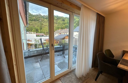 Altenahr Apartment | Apartment Bergblick | Top vacation apartment with a view of the mountains and Ahr