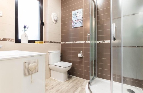 Uribarri Apartment | Apartment between Old Town & Guggenheim! Private Parking