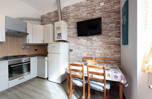 Varazze Apartment | Apartment "Bilocale Cilea con Balcone" with Balcony and A/C