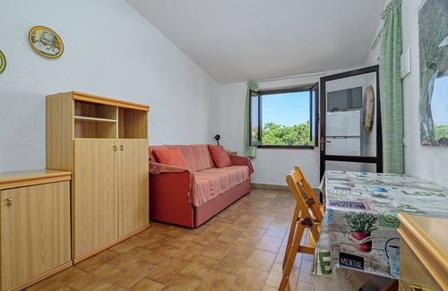 San Teodoro City Centre Apartment | Apartment 'Bilocale Gli Ulivi' with Private Terrace