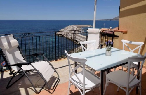Trappeto Apartment | Apartment Blu Sky Attico in Trappeto - 3 persons, 2 bedrooms