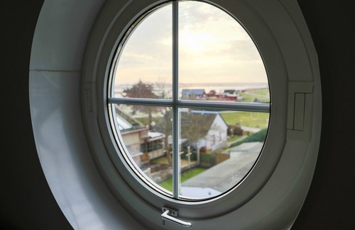 Zingst Apartment | Apartment "Boddenkieker 15" with Balcony & Wi-Fi