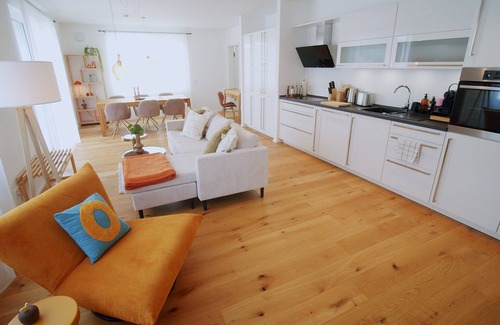 Furstenfeldbruck District Apartment | Apartment 'Boho Chic' with Balcony and Wi-Fi