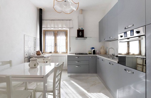 Licciana Nardi Apartment | Apartment 'Ca' Lina' with Balcony and Wi-Fi