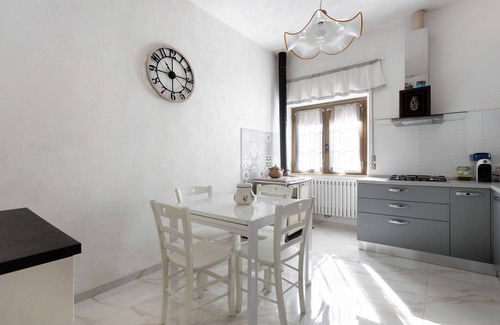 Licciana Nardi Apartment | Apartment 'Ca' Lina' with Balcony and Wi-Fi