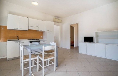 Faro Apartment | Apartment 'Casa Amalia 1 - Trilocale' with Private Terrace and Air Conditioning