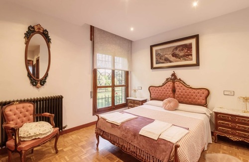 Marcilla Apartment | Apartment 'Casa Ana De Velasco' with Private Pool, Private Terrace and Wi-Fi