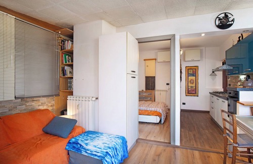 Vallecrosia Apartment | Apartment 'Casa Del Sole' with Sea View and Private Terrace