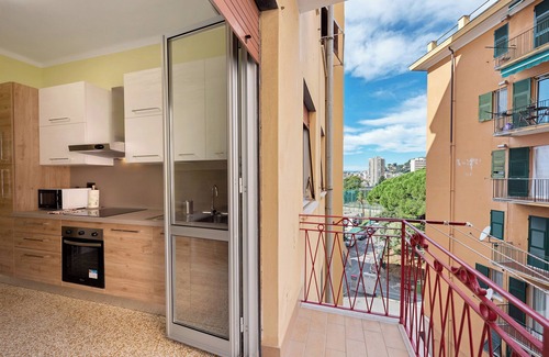 Pegli Apartment | Apartment 'Casa Lucente' with Sea View, Wi-Fi and Air Conditioning