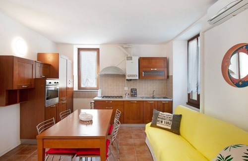 Novate Mezzola Apartment | Apartment "Casa Sole" with Lake View, Balcony & Wi-Fi