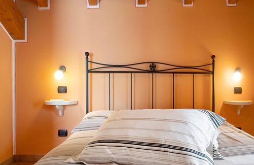 Cannero Riviera Apartment | Apartment "Casale Mansarda con Vista Lago" with Balconies & Wi-Fi
