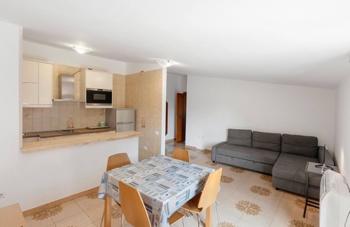 Cetara Apartment | Apartment 'Ce Tour - Casa Cetara Centro 1' with Private Terrace, Wi-Fi and Air Conditioning