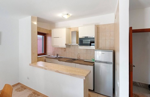 Cetara Apartment | Apartment 'Ce Tour - Casa Cetara Centro 1' with Private Terrace, Wi-Fi and Air Conditioning