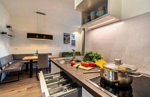 Merano Historic Center Apartment | Apartment 'Central Suite Merano' with Mountain View, Wi-Fi and Air Conditioning