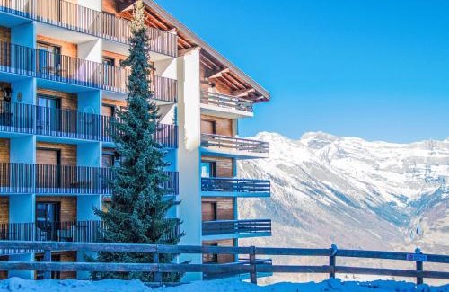 Saint-Pierre-de-Clages Apartment | Apartment Chaedoz 24-1 by Interhome