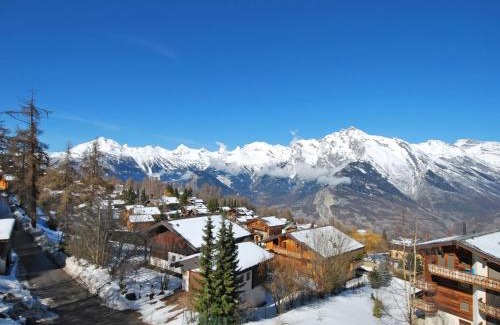 Saint-Pierre-de-Clages Apartment | Apartment Chaedoz 24-1 by Interhome