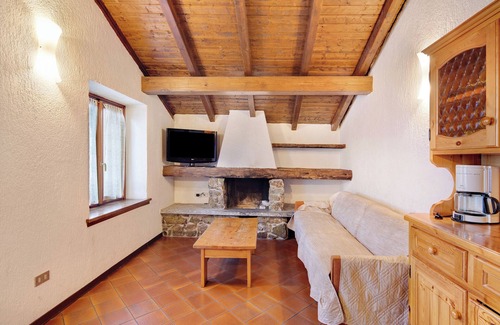 Livigno Apartment | Apartment 'Chalet Meridiana Appartamento 10' with Mountain View