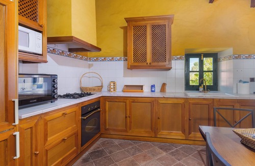 Constantina House | Apartment 'Chirrin' with Mountain View, Private Terrace and Private Garden