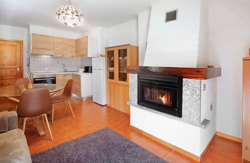 Isolaccia Apartment | Apartment 'Cima De' Piazzi 2' with Mountain View, Balcony and Wi-Fi