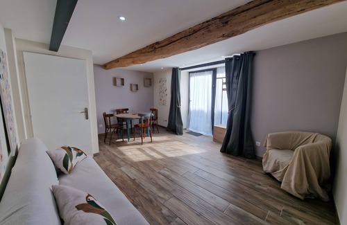 Montolieu Apartment | Apartment 'Cosy' with Private Terrace, Wi-Fi and Air Conditioning