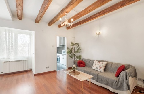 Passeig i Rodalia Apartment | Apartment 'Cozy Centre Manresa' with Private Terrace, Wi-Fi and Air Conditioning
