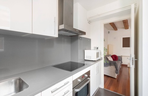 Passeig i Rodalia Apartment | Apartment 'Cozy Centre Manresa' with Private Terrace, Wi-Fi and Air Conditioning