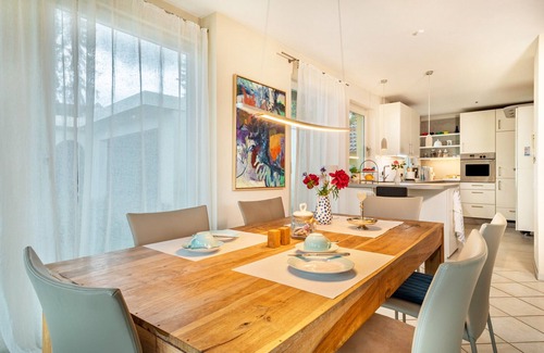 Unteruhldingen Apartment | Apartment 'Doppelzimmer' with Shared Garden and Wi-Fi